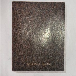 NWT Michael Kors Passport Wallet